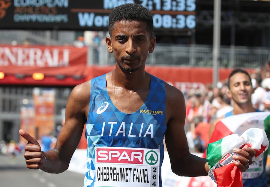 Eyob Faniel alla Zurich Maraton de Sevilla.