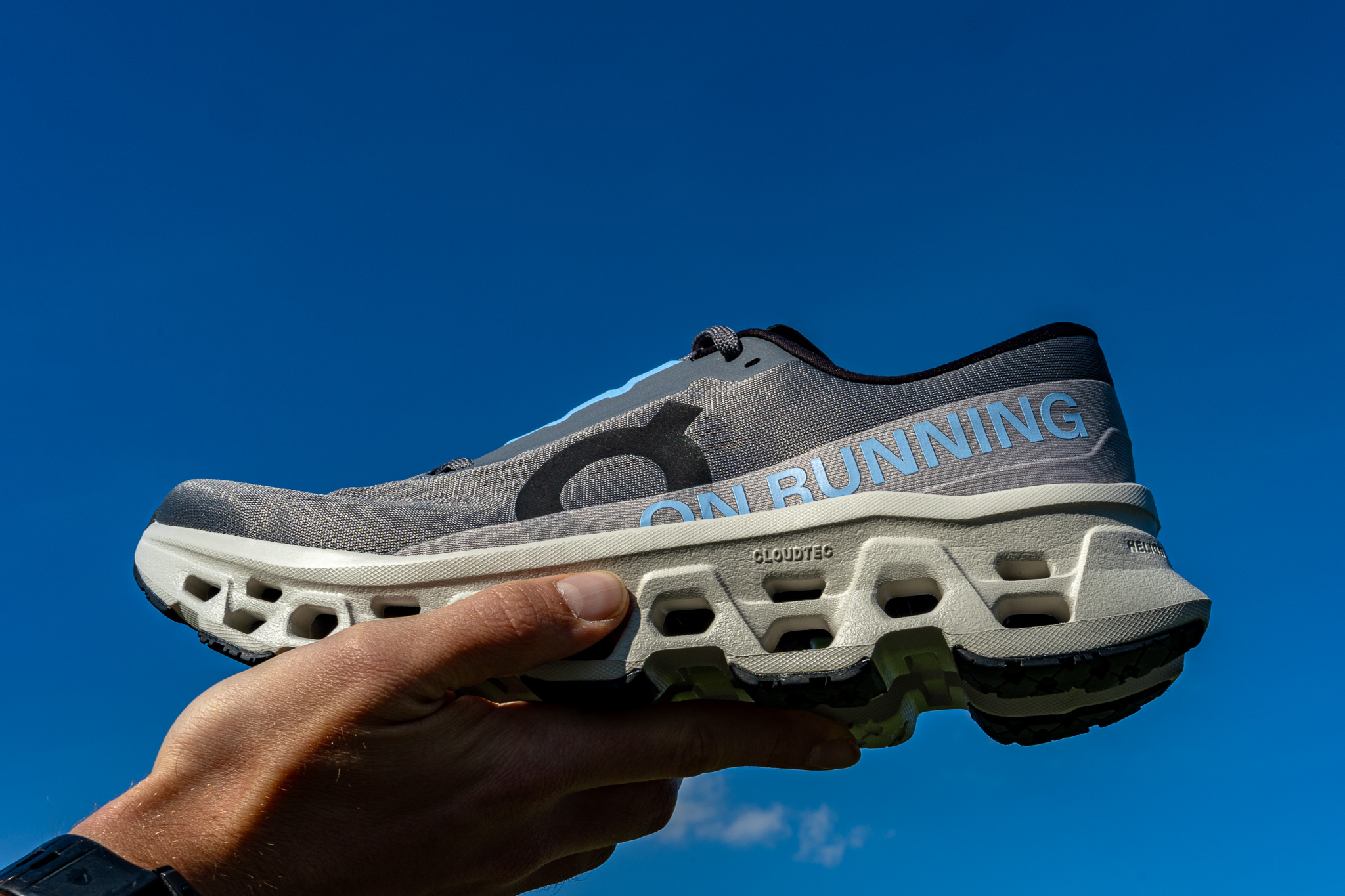 On Running Cloudmonster 3 Grey