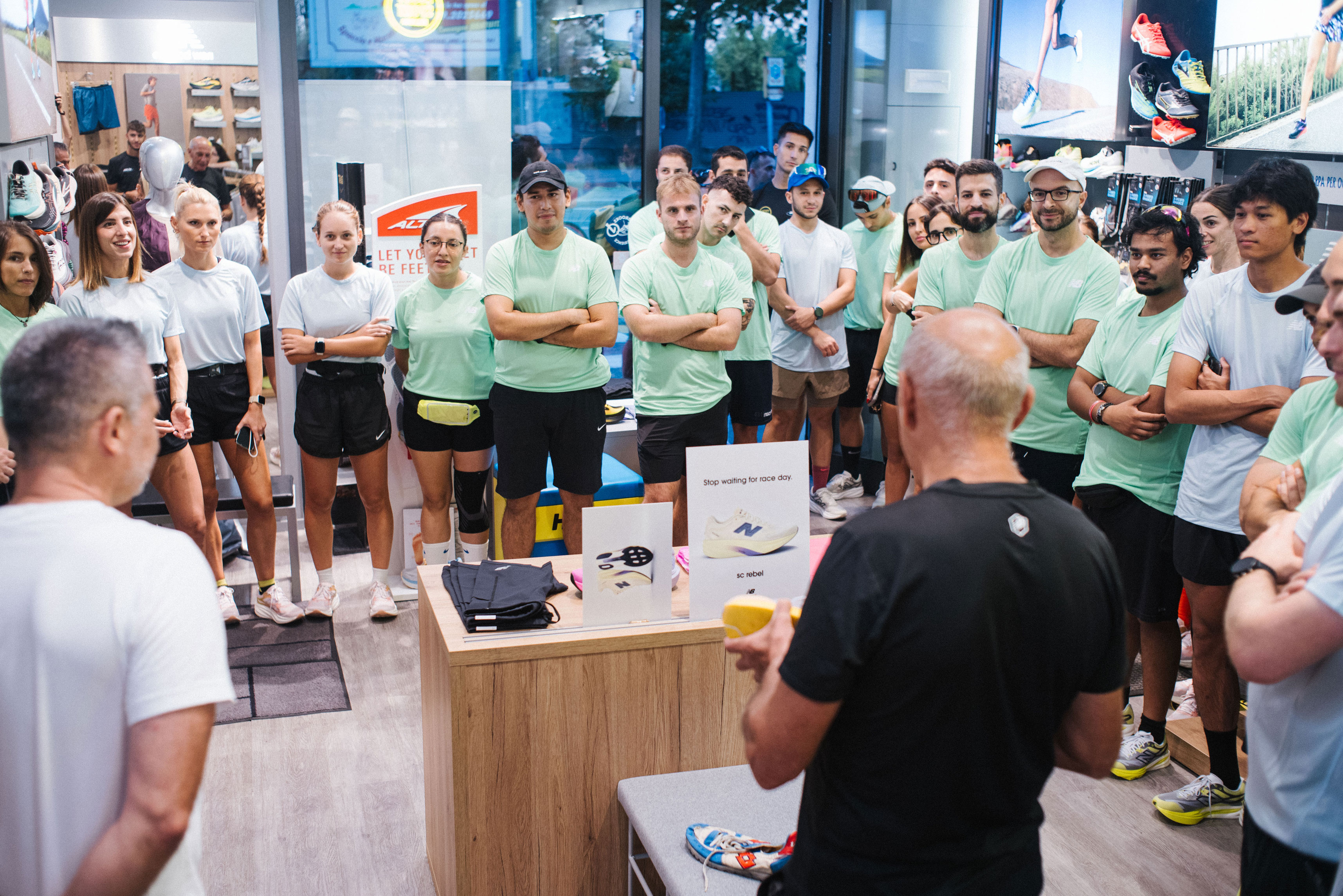 Fast Shoes Tour New Balance Bologna Lucky Sport